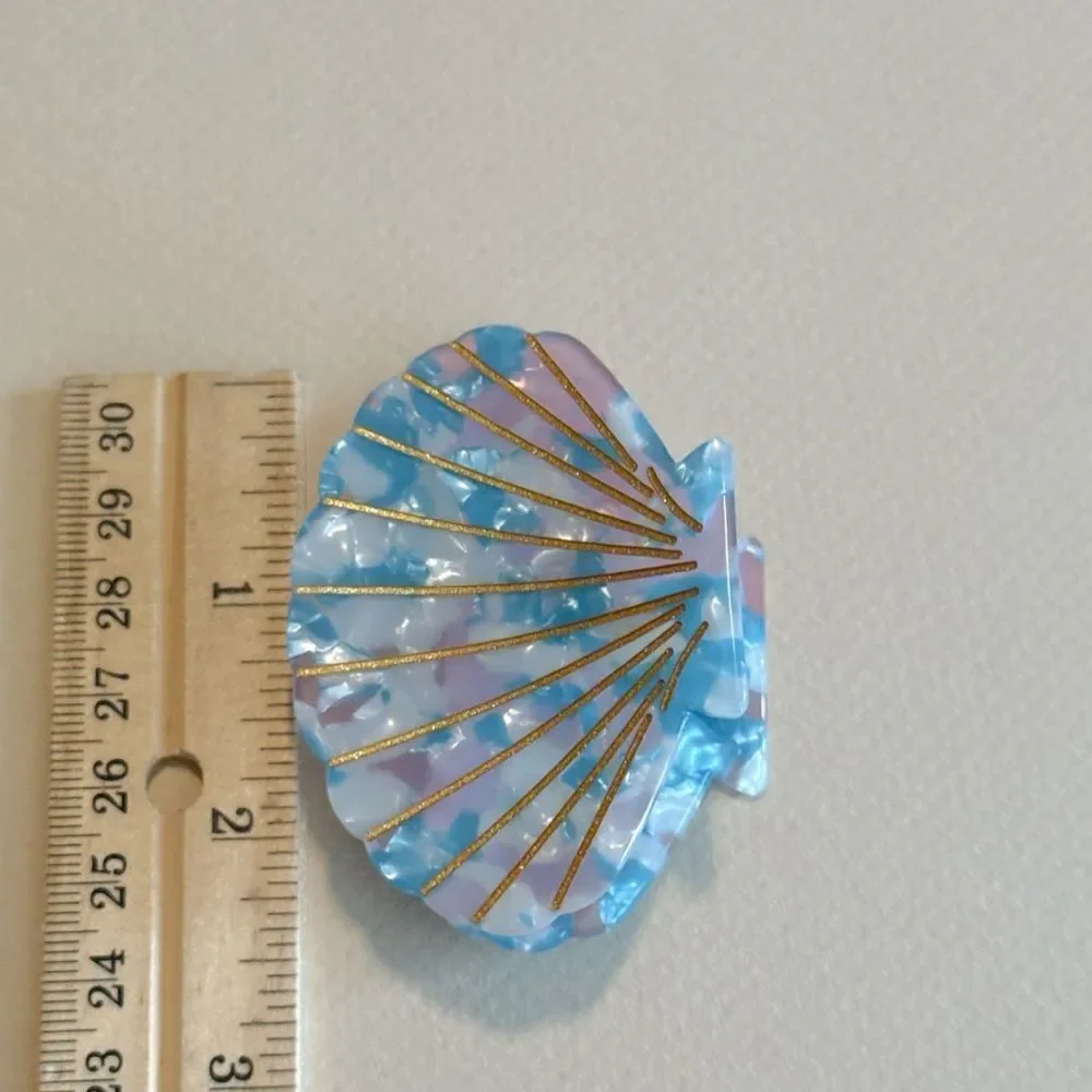 Shell hair clip #1555